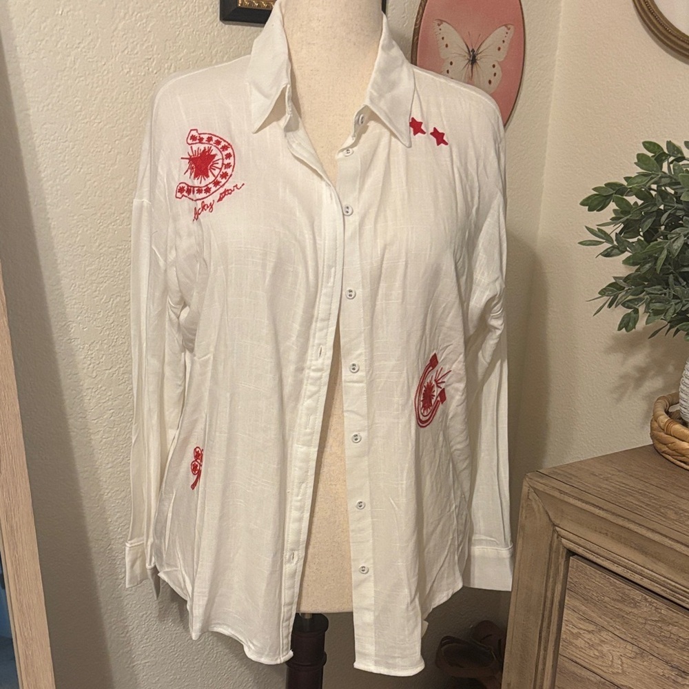 Taelynn Lucky Stars White Button-Up Shirt with Red Embroidery-Size Large